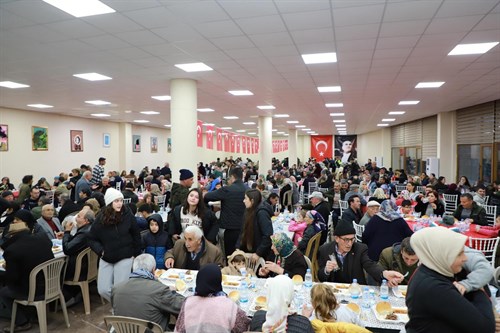 Gönülden Gönüle İftar Soframızı İlk Olarak İlçe Merkezimizde İftarımızı Açtık.